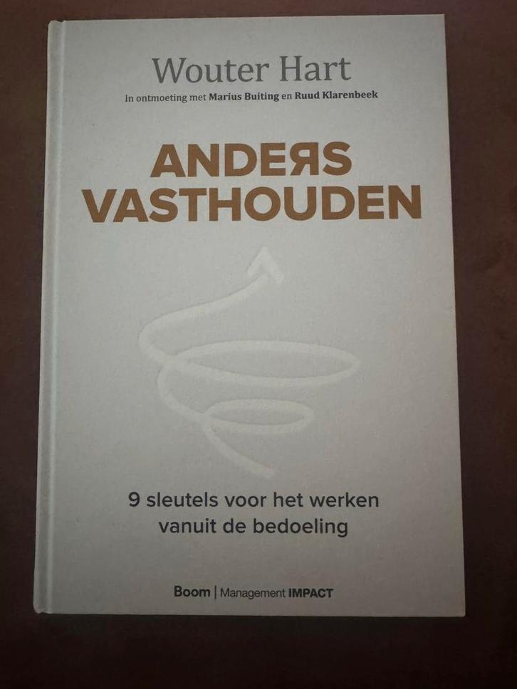 Anders Vasthouden - Wouter Hart, Boeken, Economie, Management en Marketing, Zo goed als nieuw, Management, Ophalen of Verzenden