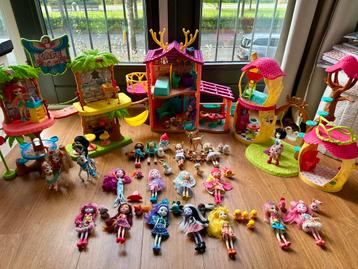 Mega set Enchantimals: 3 huizen, 19 poppen, 25 dieren etc beschikbaar voor biedingen