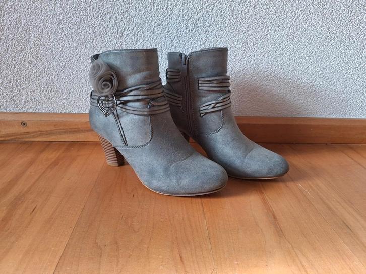 Gave Fabs enkellaarsjes, Kleding | Dames, Schoenen, Zo goed als nieuw, Lage of Enkellaarzen, Grijs, Ophalen of Verzenden
