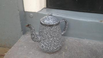 Vintage EMAILLEN koffiepot met deksel grijs gewolkt emaille beschikbaar voor biedingen