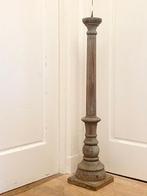Staande massief houten brocante kandelaar, 96 cm hoog, Ophalen