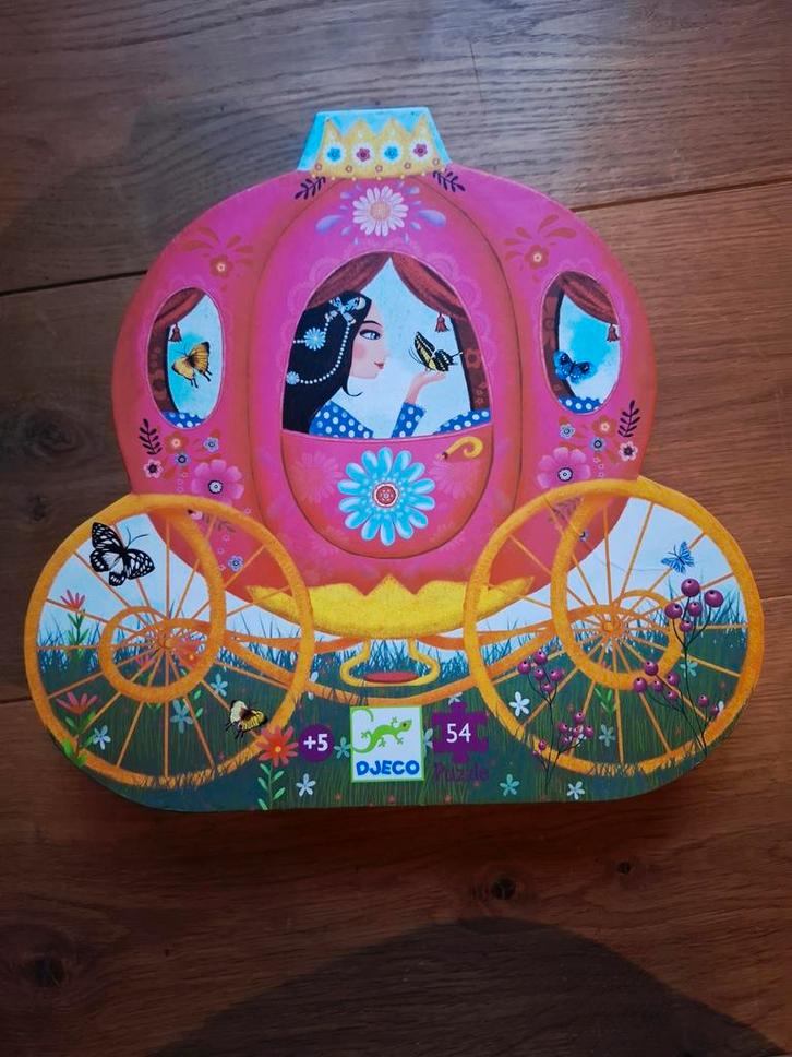 Djeco Puzzel Koets, Prinses & Kasteel - Nieuwstaat!, Kinderen en Baby's, Speelgoed | Kinderpuzzels, Nieuw, 4 tot 6 jaar, Meer dan 50 stukjes