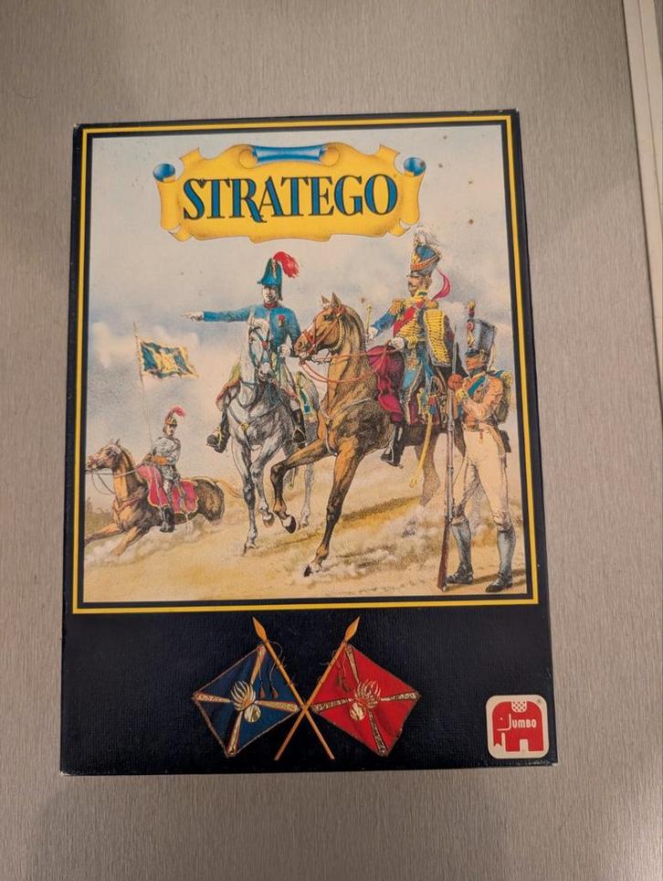 Stratego Bordspel - Klassieke Strategie, Hobby en Vrije tijd, Gezelschapsspellen | Bordspellen, Zo goed als nieuw, Een of twee spelers