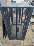Patchkast APC overbodig 24u, Computers en Software, Serverkasten, Ophalen, Gebruikt, Plaatstaal
