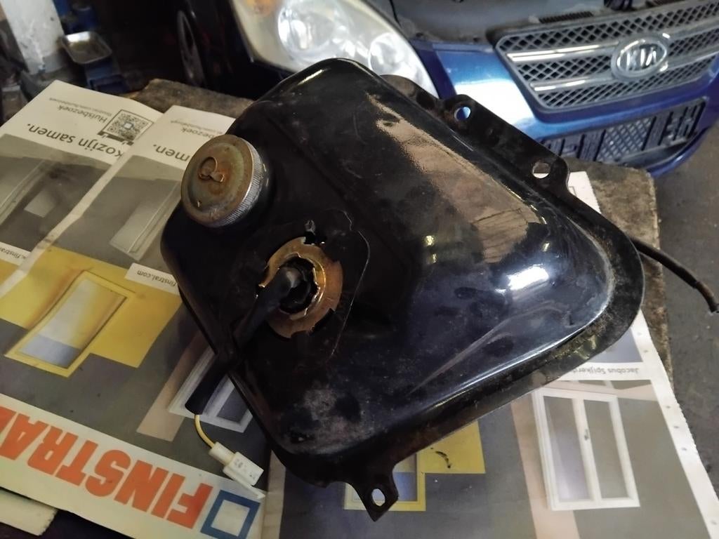 Sym fiddle 2 tank, Fietsen en Brommers, Brommeronderdelen | Scooters, Ophalen of Verzenden