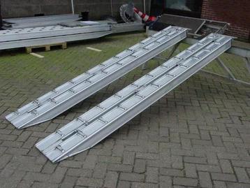 Ultra-Lite aluminium oprijplanken beschikbaar voor biedingen