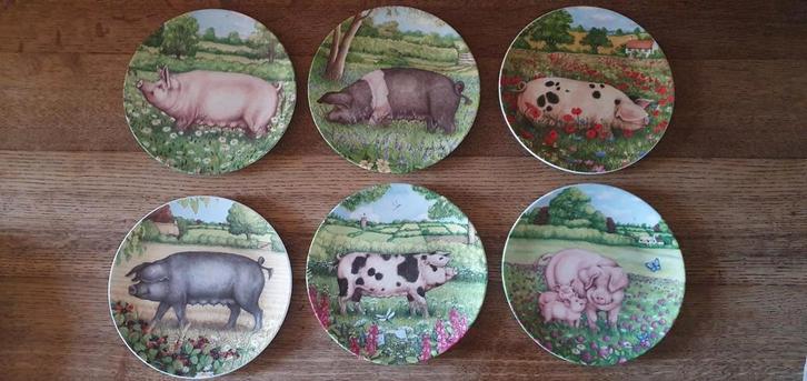Heel mooie set van 6 Royal Doulton bordjes met varkens, Huis en Inrichting, Woonaccessoires | Wanddecoraties, Ophalen of Verzenden
