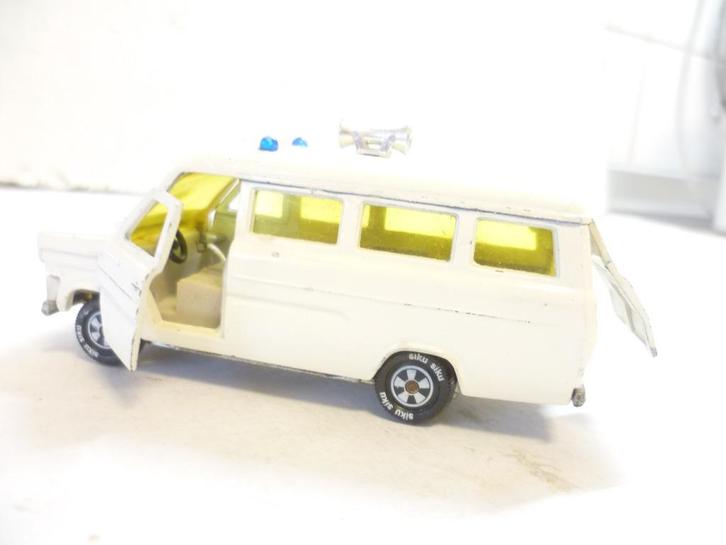 Siku 268 70er jr Ford Transit Kombi Polizei 1:60 modelauto, Hobby en Vrije tijd, Modelauto's | Overige schalen, Zo goed als nieuw