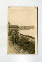 kaart-LOCATIE?-vrouw met fiets, Verzamelen, Ophalen, Overige thema's