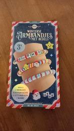 Armbandjes met bedels., Ophalen of Verzenden, Nieuw, Overige materialen