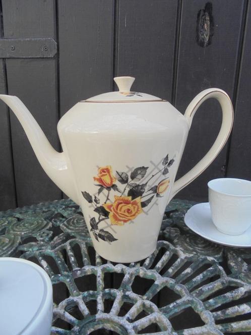 Koffiepot Chodziez met grote gele roos / roostak, Antiek en Kunst, Antiek | Servies los, Ophalen of Verzenden