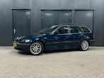 BMW 3 Serie 320i 2.2 Touring AUT | NAP | LEDER | BOMVOL, Achterwielaandrijving, Zwart, Blauw, 170 pk