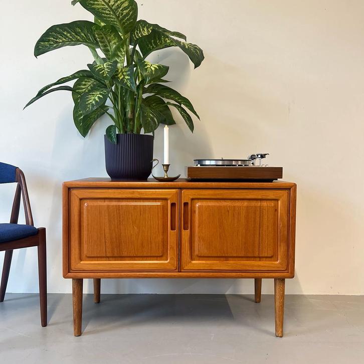 Vintage (TV / audio) kastje •Dyrlund• #2, Huis en Inrichting, Kasten | Dressoirs, Gebruikt, 50 tot 100 cm, 25 tot 50 cm, Ophalen of Verzenden