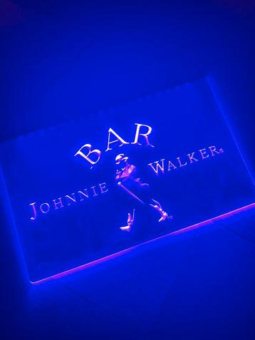 Johnnie Walker neon lichtbord , nieuw 20x30 cm beschikbaar voor biedingen