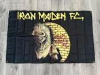 Officiële Iron Maiden fanclubvlag uit 2023 uiterst zeldzaam, Ophalen of Verzenden, Zo goed als nieuw