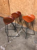 3 Gebruikte barkrukken - leer/staal - zithoogte 65cm, Huis en Inrichting, Barkrukken, Ophalen, Gebruikt, Met voetsteun, .