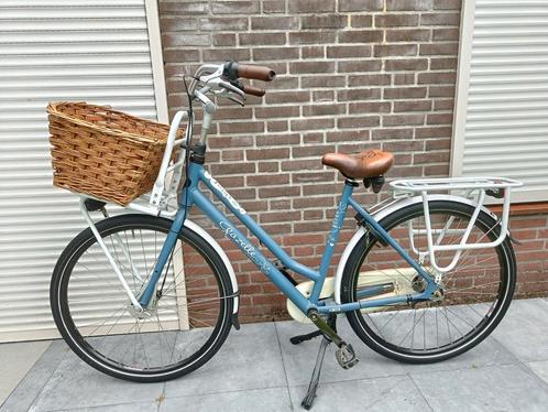 Mooie Gazelle fiets blauw-wit frame 54, met mand, Fietsen en Brommers, Fietsen | Dames | Damesfietsen, Zo goed als nieuw, Gazelle