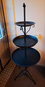 Grote winkel etagere, Ophalen