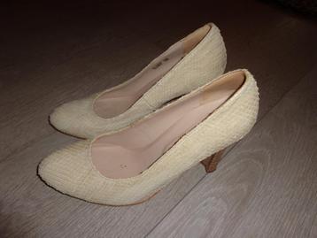 beige pumps van VIAVAI, maat 38  beschikbaar voor biedingen