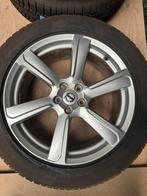 Volvo XC90 velg met Continental winterbanden 235/55 R19., Auto-onderdelen, Banden en Velgen, 19 inch, Gebruikt, Banden en Velgen