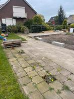 +/- 50m2 betontegels + stoepbanden gratis af te halen, Tuin en Terras, Beton, Gebruikt, Ophalen of Verzenden, Terrastegels