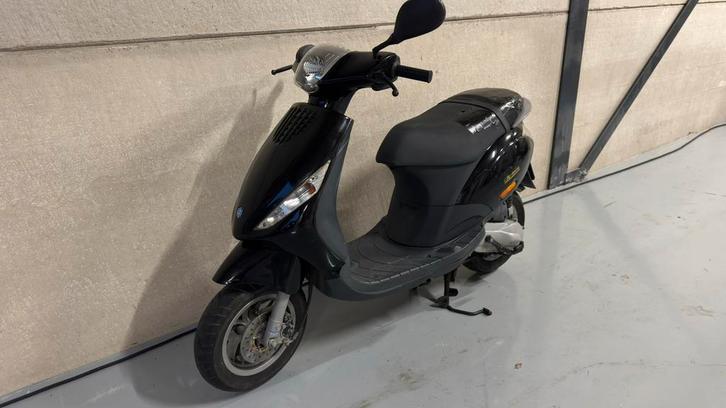 Piaggio Zip 2002 - Duitse Papieren, Motorplaat, Fietsen en Brommers, Scooters | Piaggio, Gebruikt, Zip, Maximaal 45 km/u, Benzine