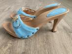 Hoge lichtblauwe vacht kleppers Scholl mt 40, Kleding | Dames, Schoenen, Scholl, Blauw, Zo goed als nieuw, Sandalen of Muiltjes