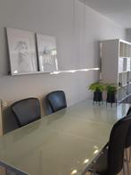 Eettafel met melkglas glasplaat. Stalen onderstel, Huis en Inrichting, Tafels | Eettafels, Ophalen, Zo goed als nieuw, Rechthoekig