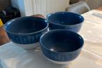 Set van 3 blauw-witte kommen en 4 borden - Patra, Gebruikt, Ophalen of Verzenden, Kom(men), Overige stijlen