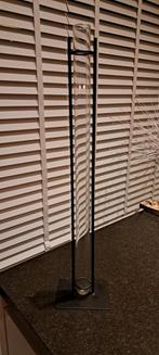 Glazen cilinder vaas in zwart stalen houder - 55cm, 50 tot 75 cm, Zwart, Ophalen of Verzenden, Glas