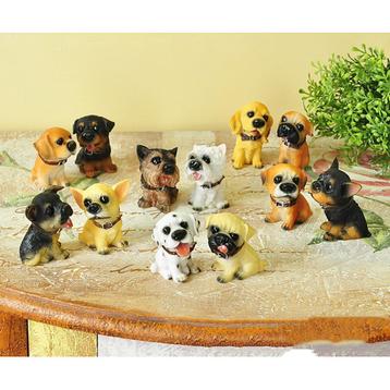 12 Honden Figuurtjes / Dieren Beeld Beeldjes Poppetjes Hond beschikbaar voor biedingen
