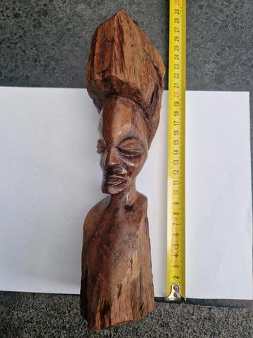 Houten Afrikaans Beeldje beschikbaar voor biedingen