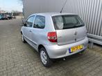 Volkswagen Fox 1.4 Trendline met Airconditioning en z.g.a.n., Voorwielaandrijving, Gebruikt, 4 stoelen, Origineel Nederlands