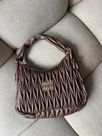 Miu Miu, Sieraden, Tassen en Uiterlijk, Tassen | Damestassen, Ophalen of Verzenden, Zo goed als nieuw, Bruin, Handtas