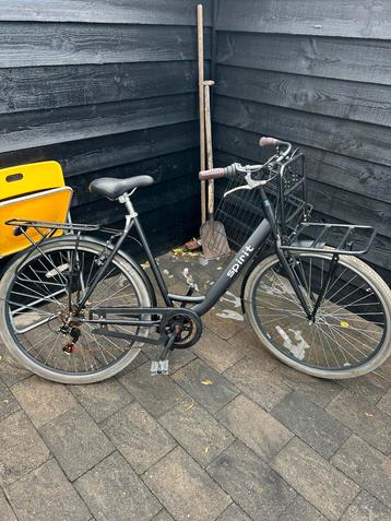 Dames fiets beschikbaar voor biedingen