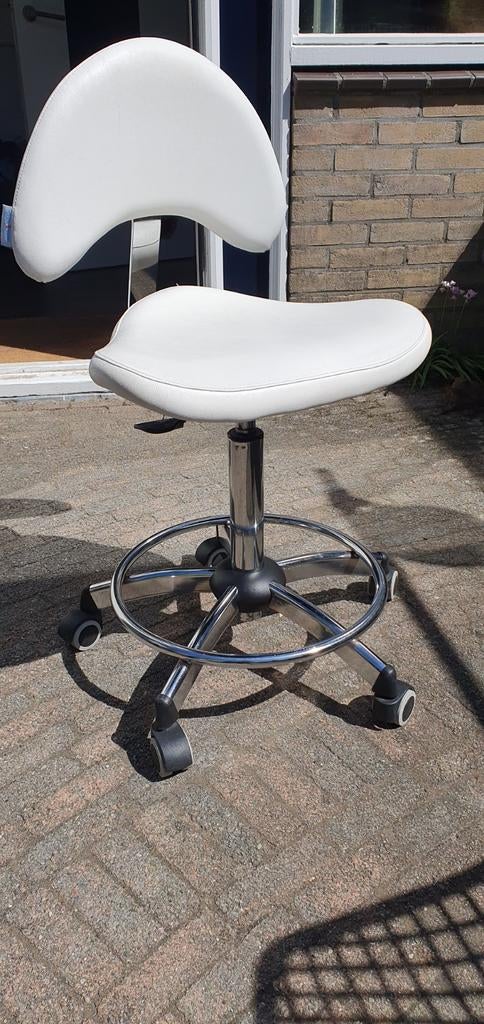 Tabouret wit met rugleuning, 1 kruk, Ophalen, In hoogte verstelbaar, 60 tot 90 cm