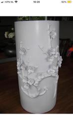 Grote witte vaas., Wit, Aardewerk of Porselein, Ophalen of Verzenden, Zo goed als nieuw