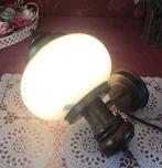 Wandlamp antiek wand lamp koper, hout glas bol olie lamp kap, Antiek en Kunst, Antiek | Lampen, Ophalen of Verzenden