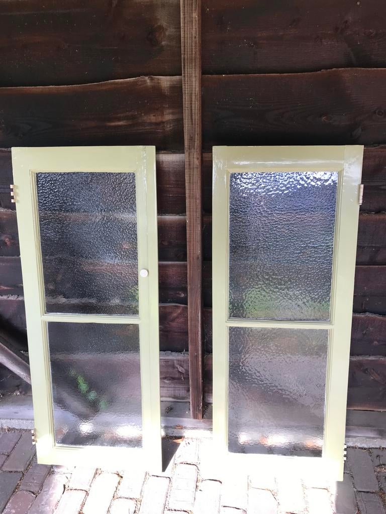 2 oude kast deuren met oud glas, Ophalen