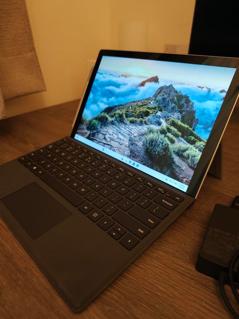Microsoft Surface Pro 6 – 8GB RAM – 256GB SSD – Zo goed als, Computers en Software, Windows Laptops, Ophalen, Intel core I5-7300U CPU