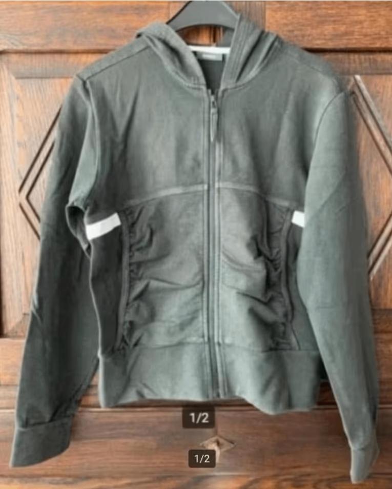 Grijs damesvest capuchon en leuke stiksels, vestje; L; Mexx, Kleding | Dames, Ophalen of Verzenden, Zo goed als nieuw, Maat 42/44 (L)