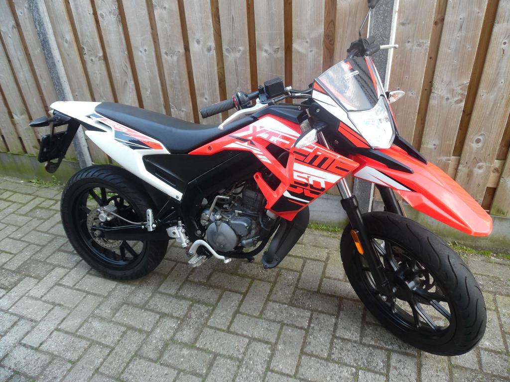 Derbi Senda DRD Xtreme SM 45km 06-2021 2T 17.370km, Fietsen en Brommers, Brommers | Derbi, Niet ingevuld, 6 versnellingen, Derbi