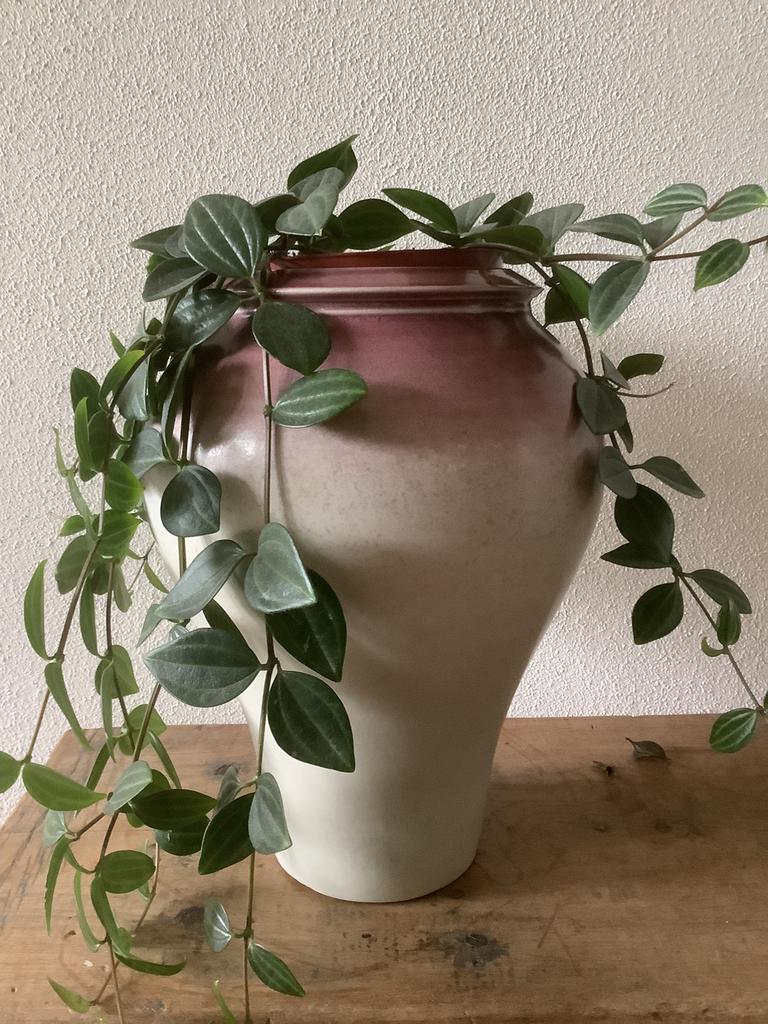 Roze vaas / bloempot van keramiek, Ophalen of Verzenden, Zo goed als nieuw