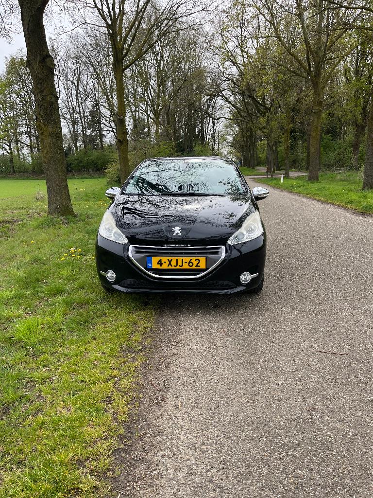 Peugeot 208 1.6 VTI 88KW/120PK 3-D 2013 Zwart, Voorwielaandrijving, Euro 5, Zwart, 4 cilinders