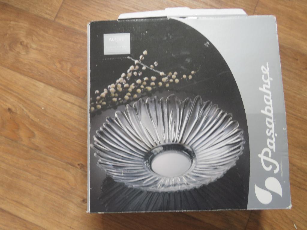 grote sierlijke glazen schaal salade bowl fruit etc.aurora, Schaal, Rond, Ophalen of Verzenden, Glas