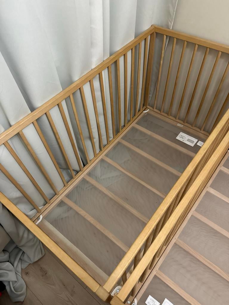 Twee IKEA ledikanten - Zo goed als nieuw, Ophalen, Zo goed als nieuw, Ledikant