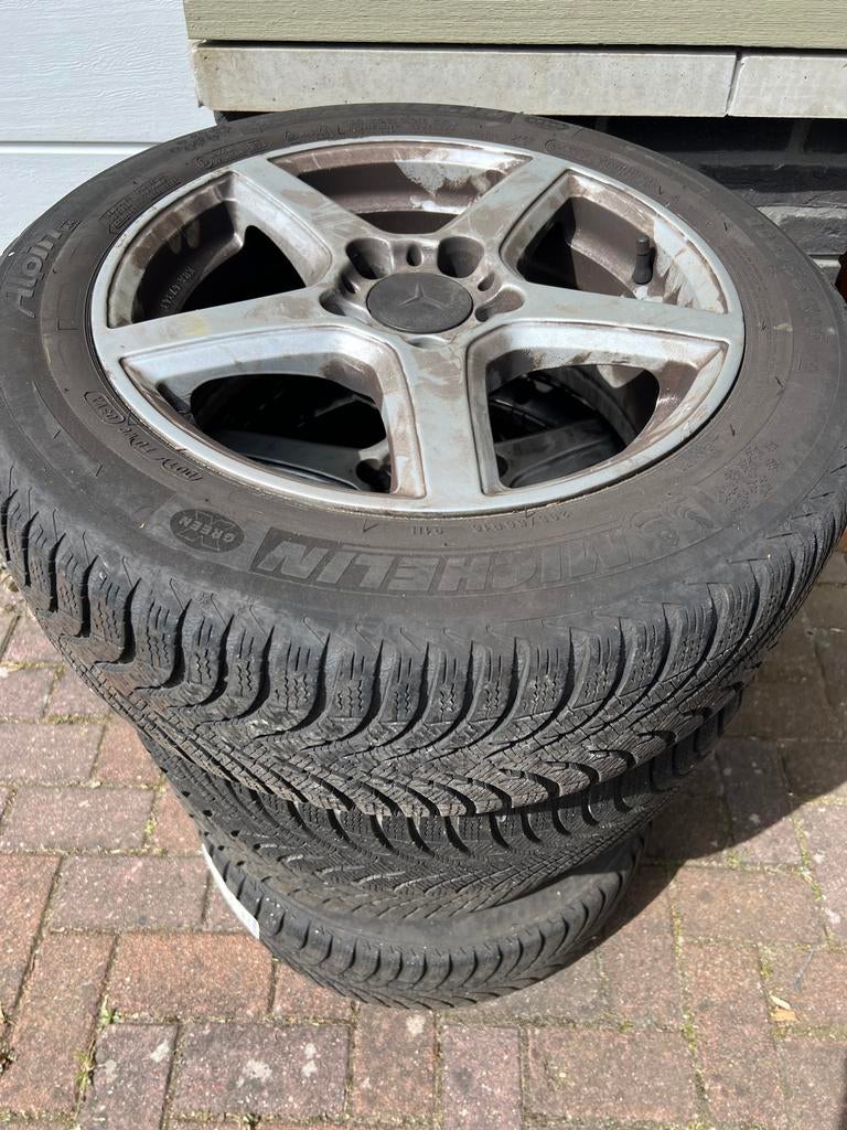 Mercedes wielen met winterbanden (2x goed, 2x minder), Ophalen, Gebruikt, Banden en Velgen, Winterbanden