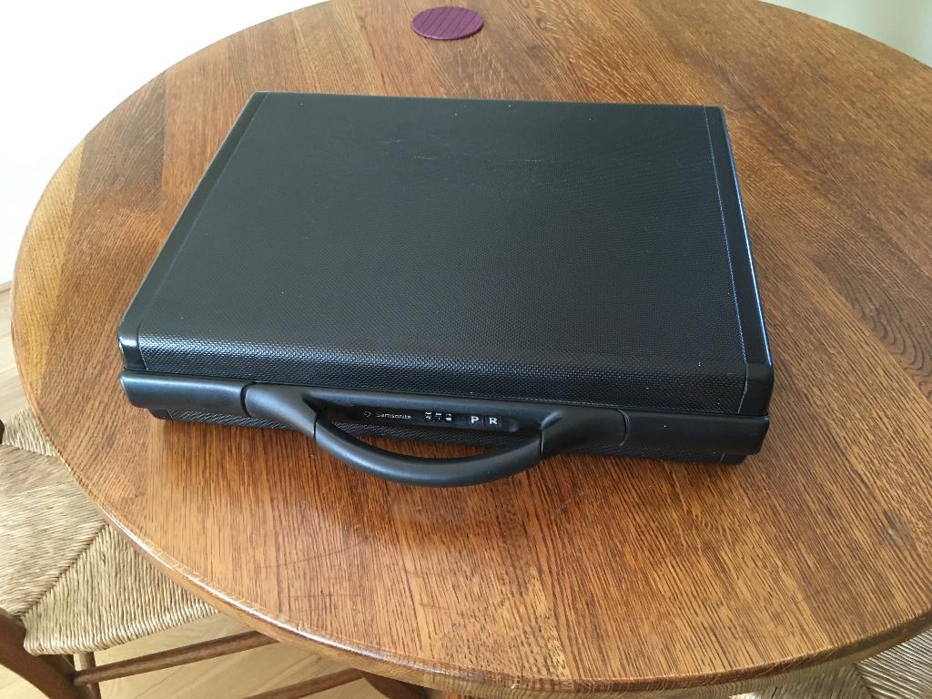 Samsonite  Aktekoffer, Ophalen, Gebruikt, Hard kunststof, Slot