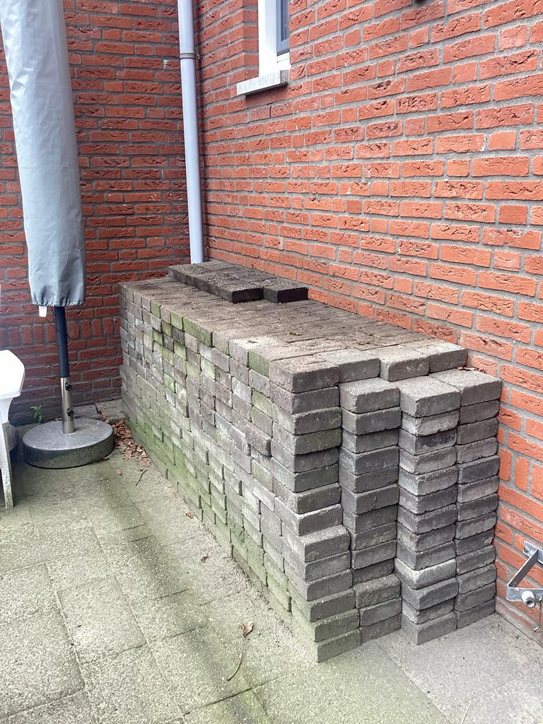 Partij gebruikte getrommelde betonstenen 15x15, Tuin en Terras, Ophalen, Gebruikt, Klinkers, 10 m² of meer