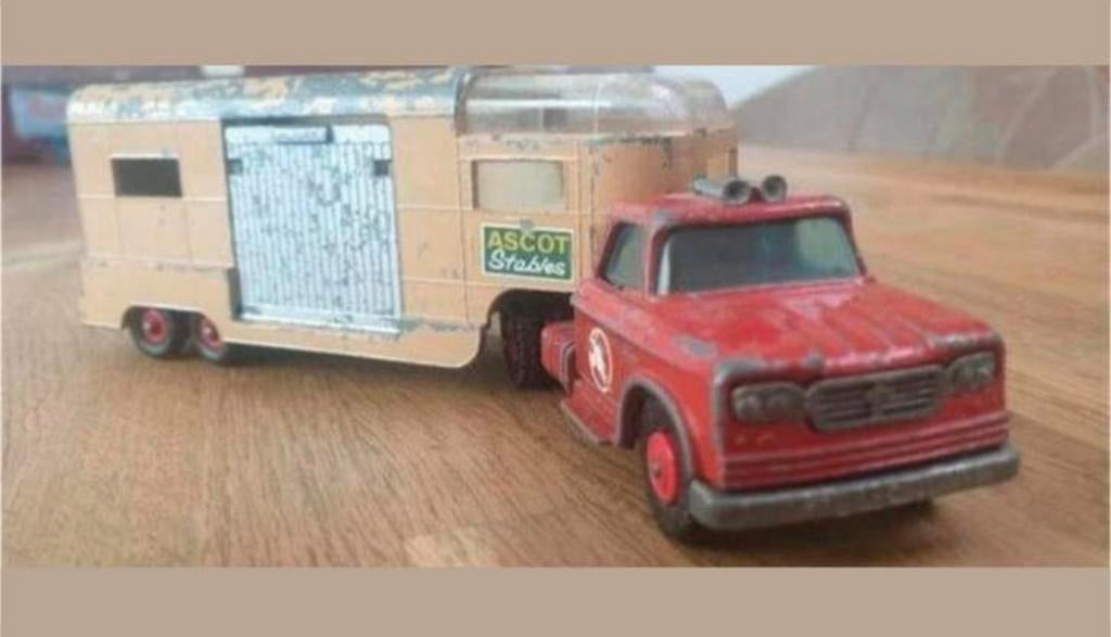 Matchbox King Size K-18 Dodge Tractor & Horse Box, Hobby en Vrije tijd, Modelauto's | 1:50, Ophalen of Verzenden, Gebruikt, Bus of Vrachtwagen